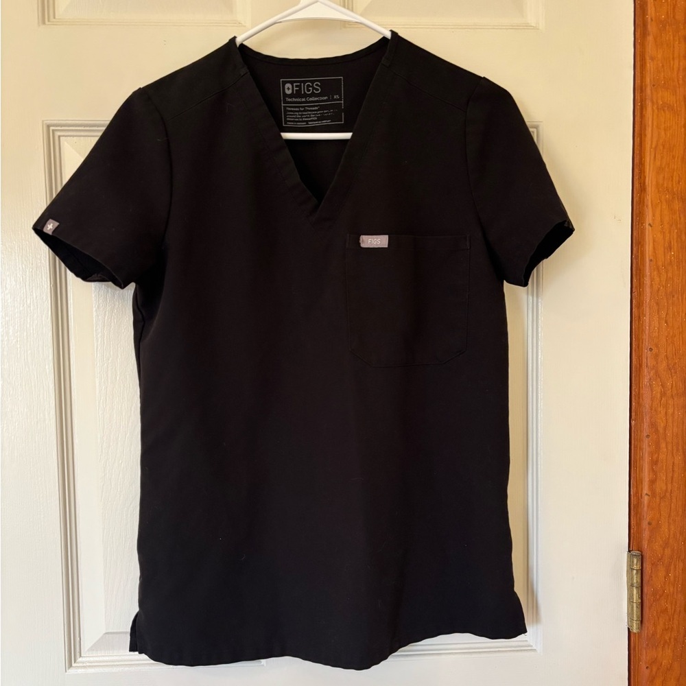 FIGS | Black Short Sleeve V-Neck Scrub Top - Size XS